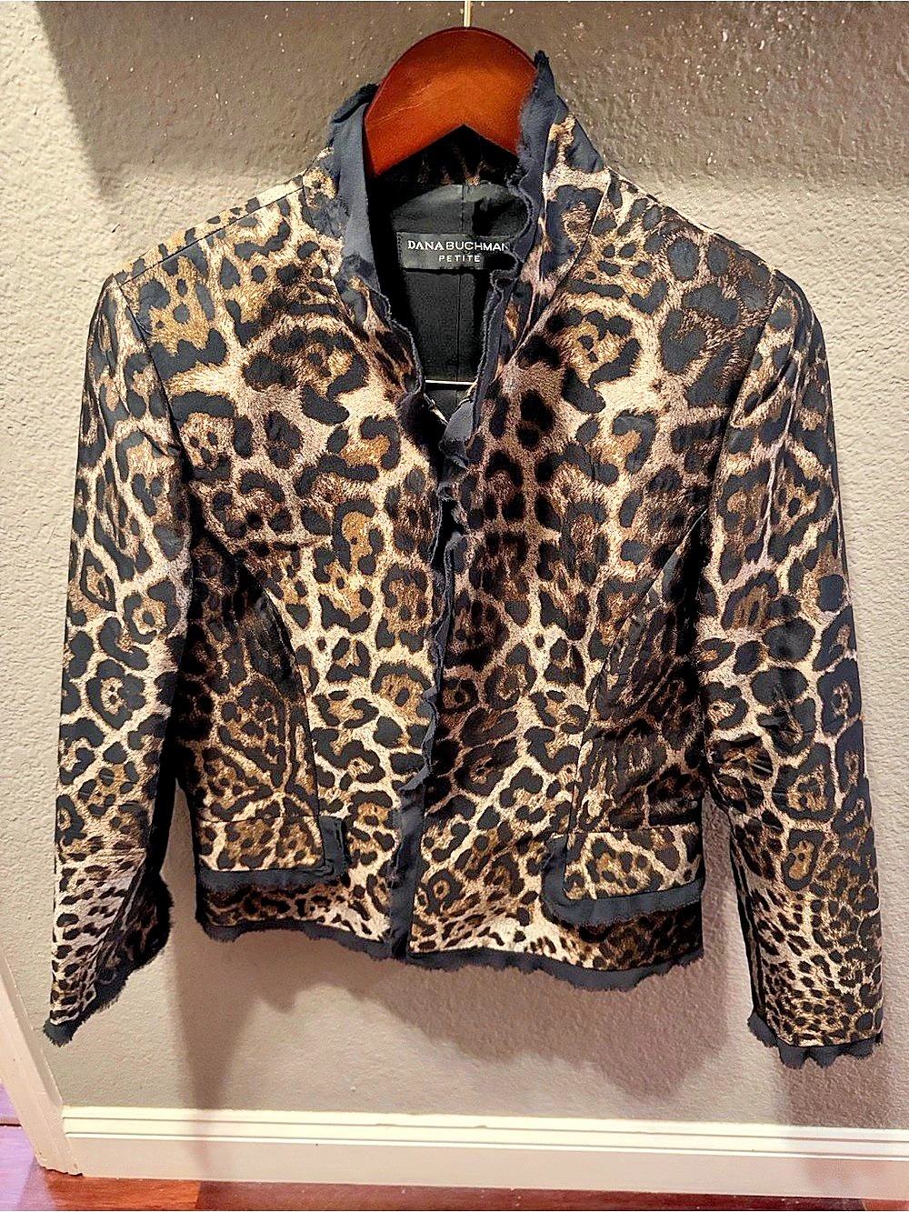 Dana Buchman Petite 10P 100% Silk Leopard Print Blazer Jacket Ruffle Trim
